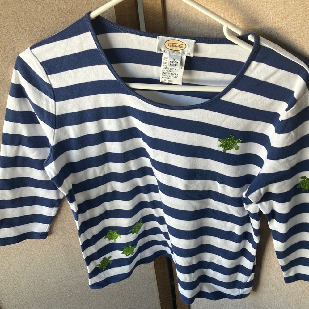FINAL MARKDOWN Talbots Navy and White Striped Tee Green turtle Details ps